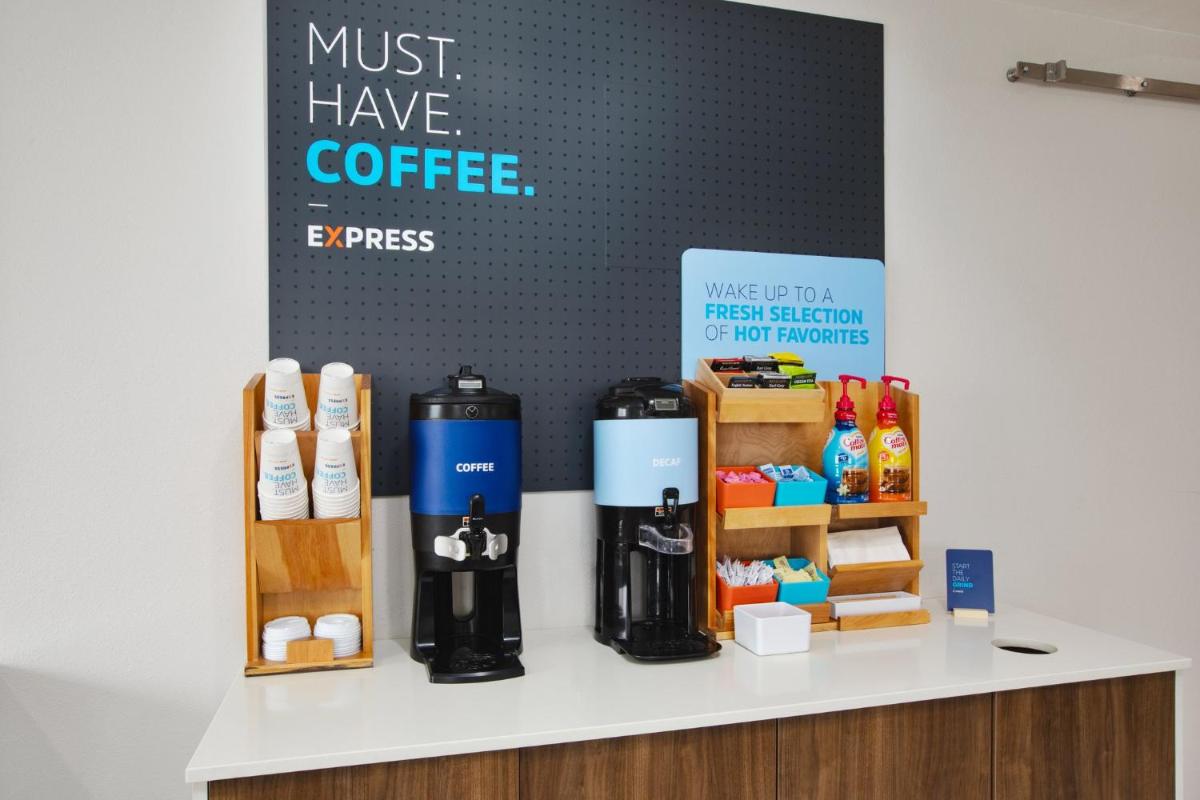 Holiday Inn Express Hotel & Suites West Monroe by IHG - Housity