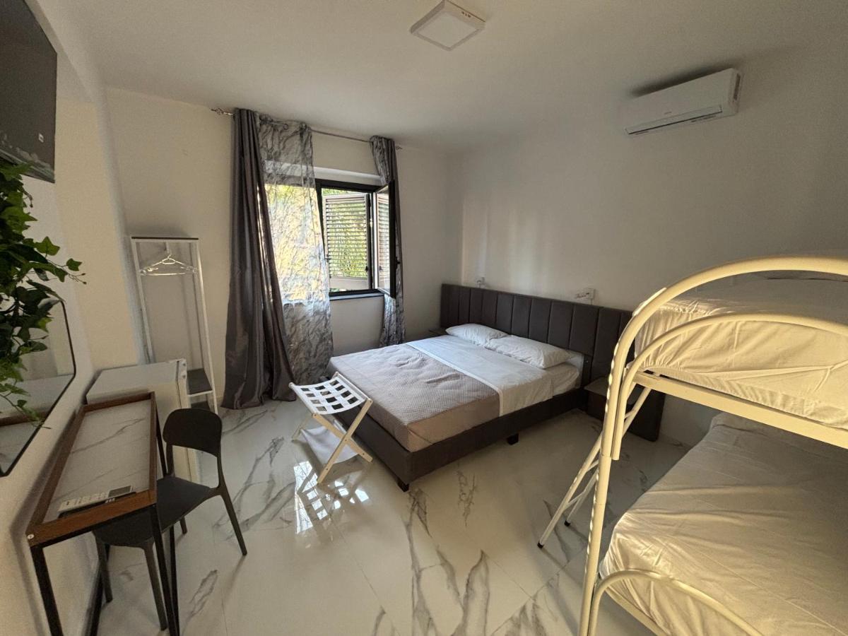 Shining Moon - Housity