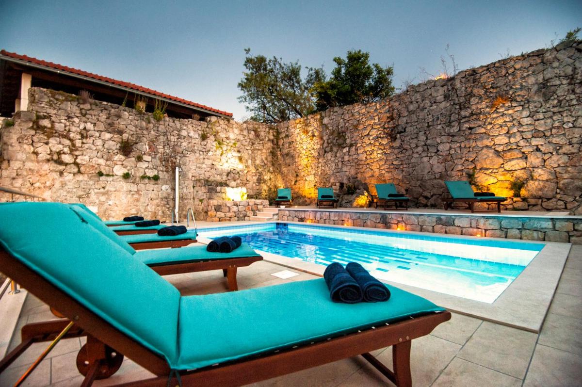 California Apartments - Housity