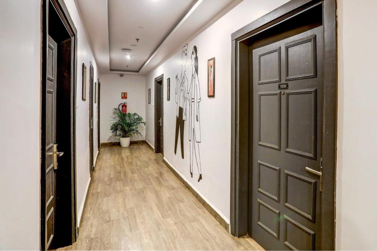 Super OYO Townhouse 235 Swain Heritage - Housity