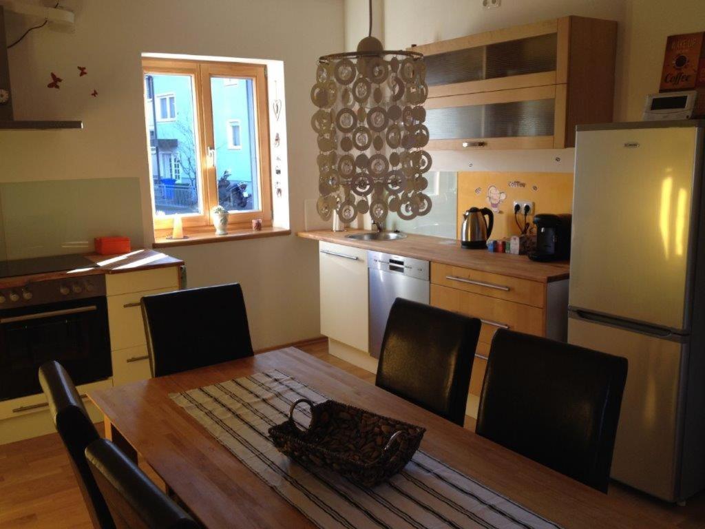 Haus Kunterbunt - Housity