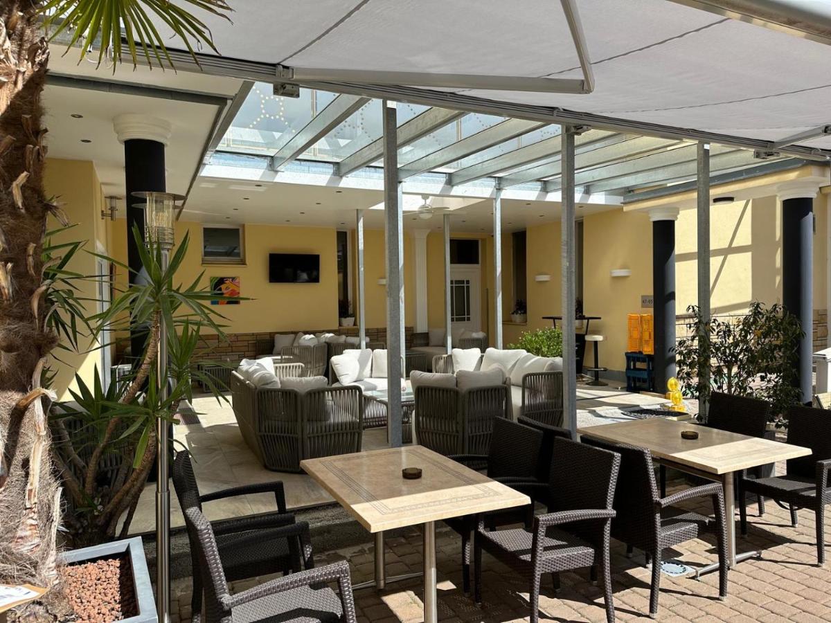 Apartment Hotel KRAL - BUSINESS HOTEL & SERVICED APARTMENTS - Housity