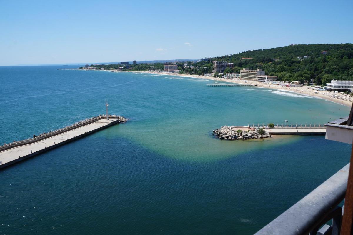 Port Palace Apartments - Housity