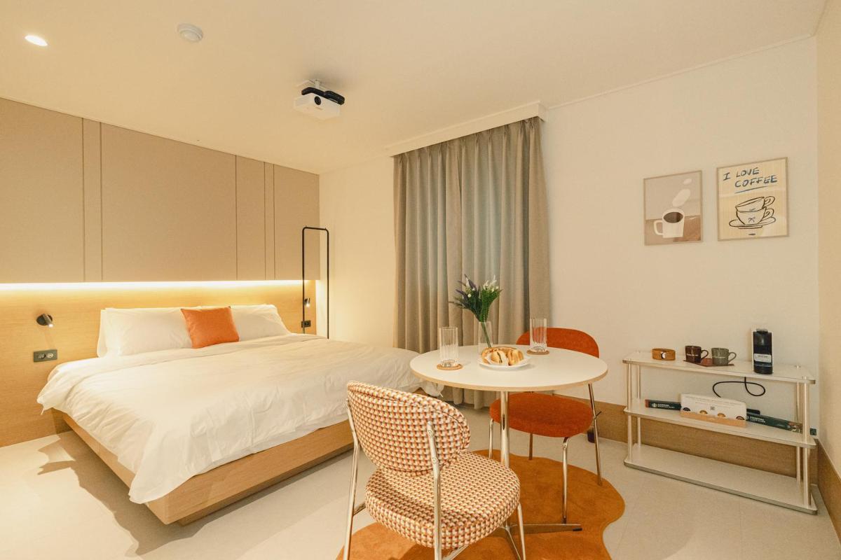 Hotel Daun Guri - Housity