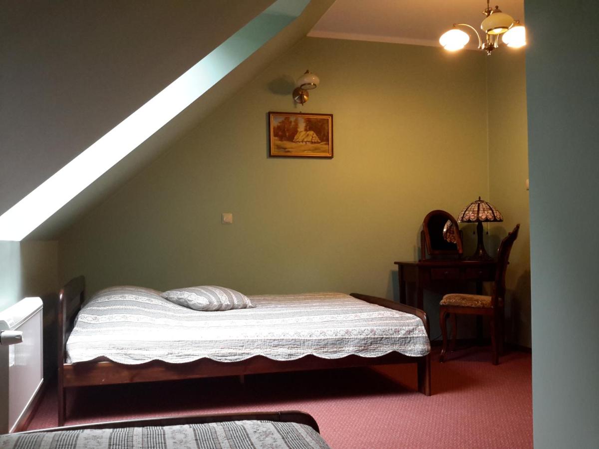 Pensjonat Leśny Dworek - Housity