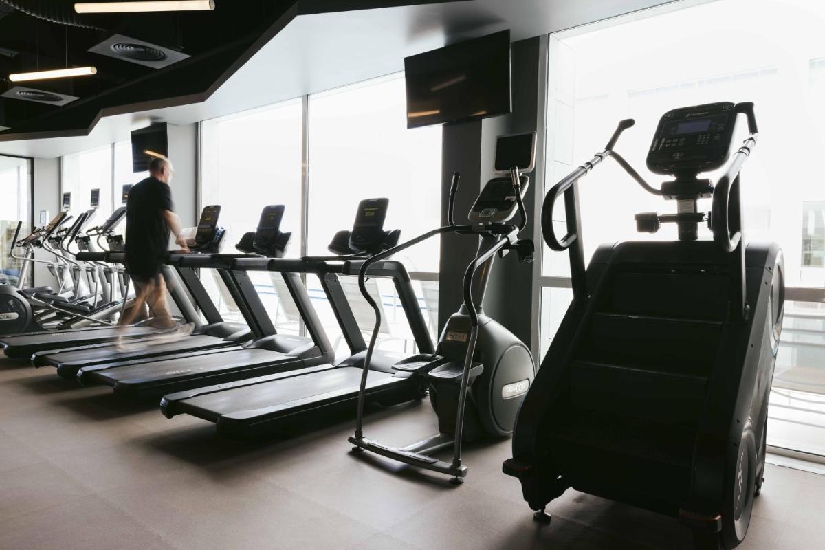 O centro de fitness e/ou as comodidades de fitness de Crowne Plaza - Caparica Lisbon