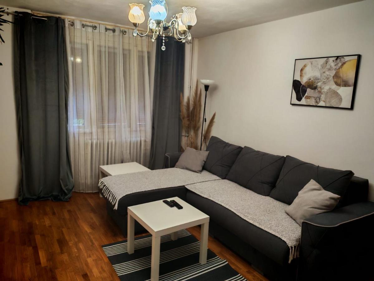 Keližual - Housity