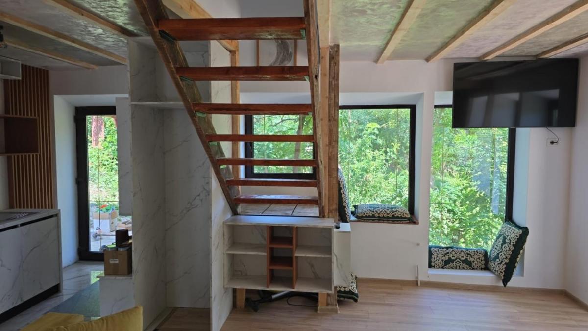 CABANĂ pe Râul Cricovul Dulce - Housity