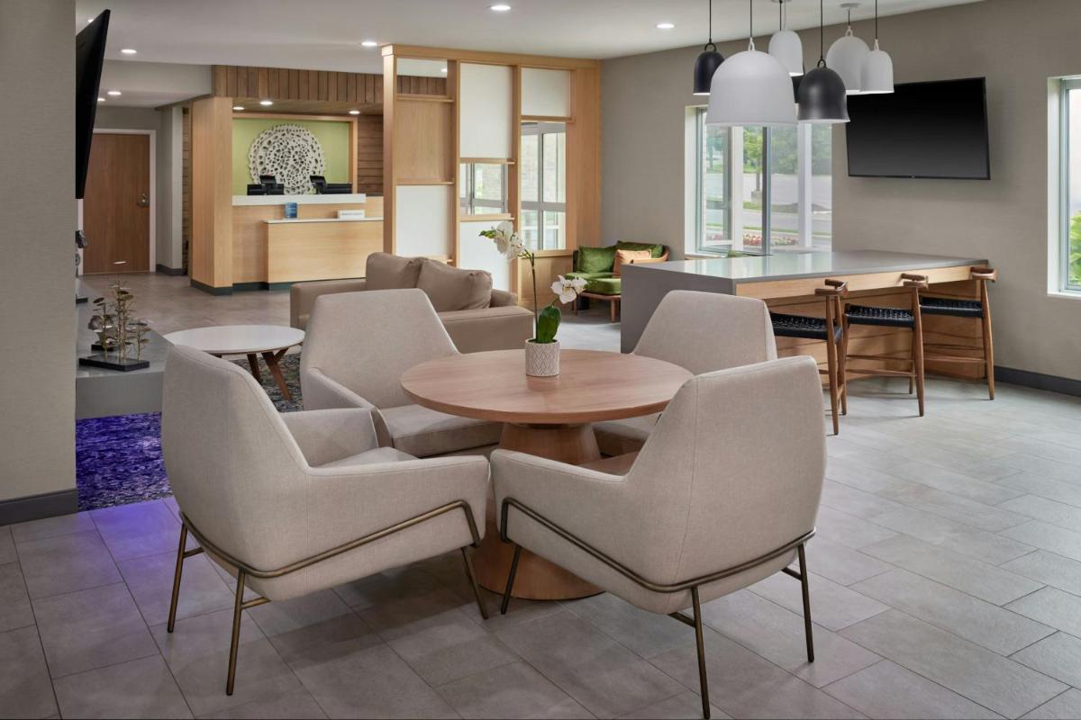 Fairfield Inn & Suites Detroit Farmington Hills - Housity