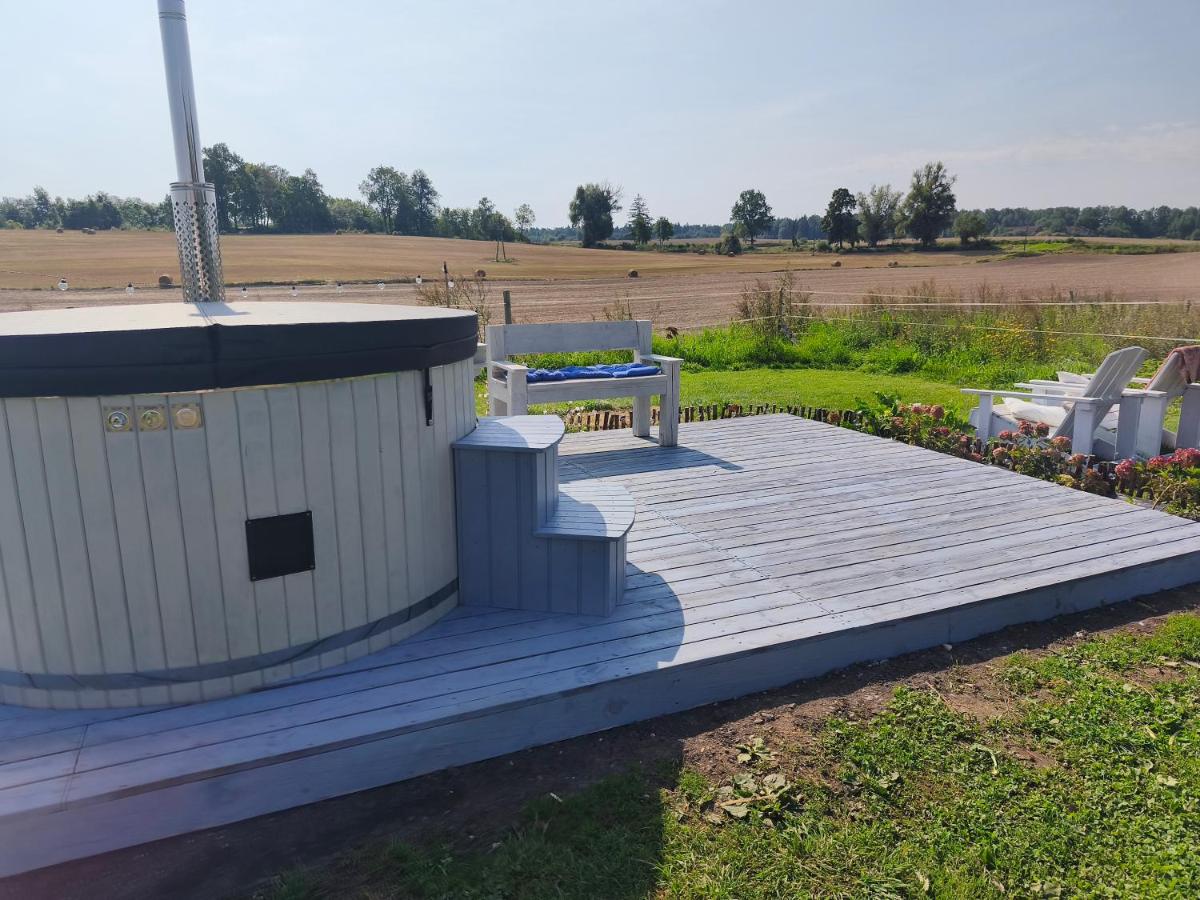 Folwark i apartameny Malinowy Chruśniak - Housity