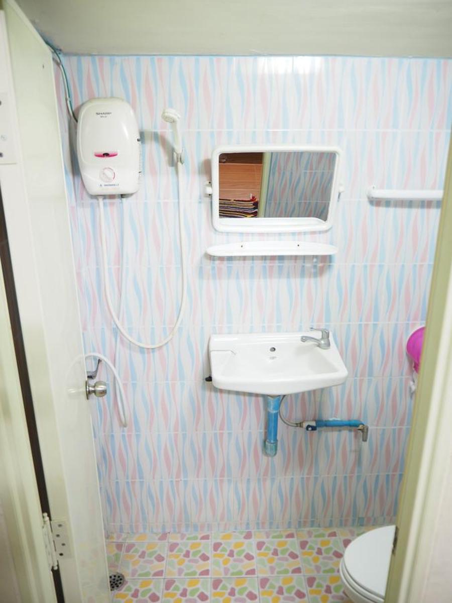 Three J Guesthouse - Housity