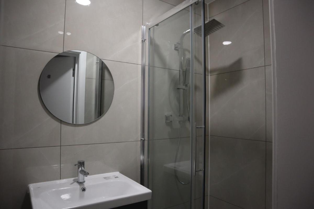 Harrow Hotel - Housity