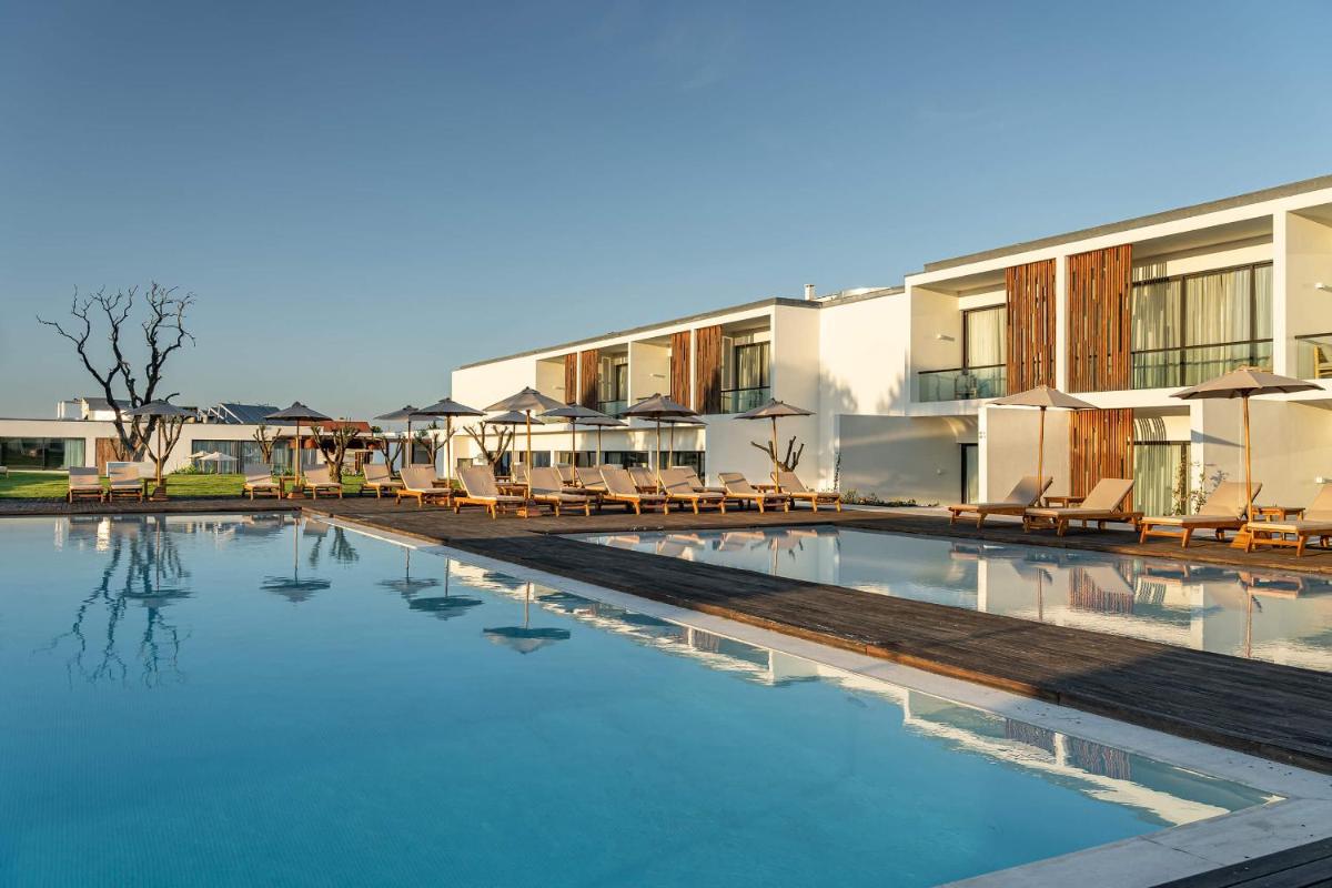 A piscina em ou perto de Octant Evora