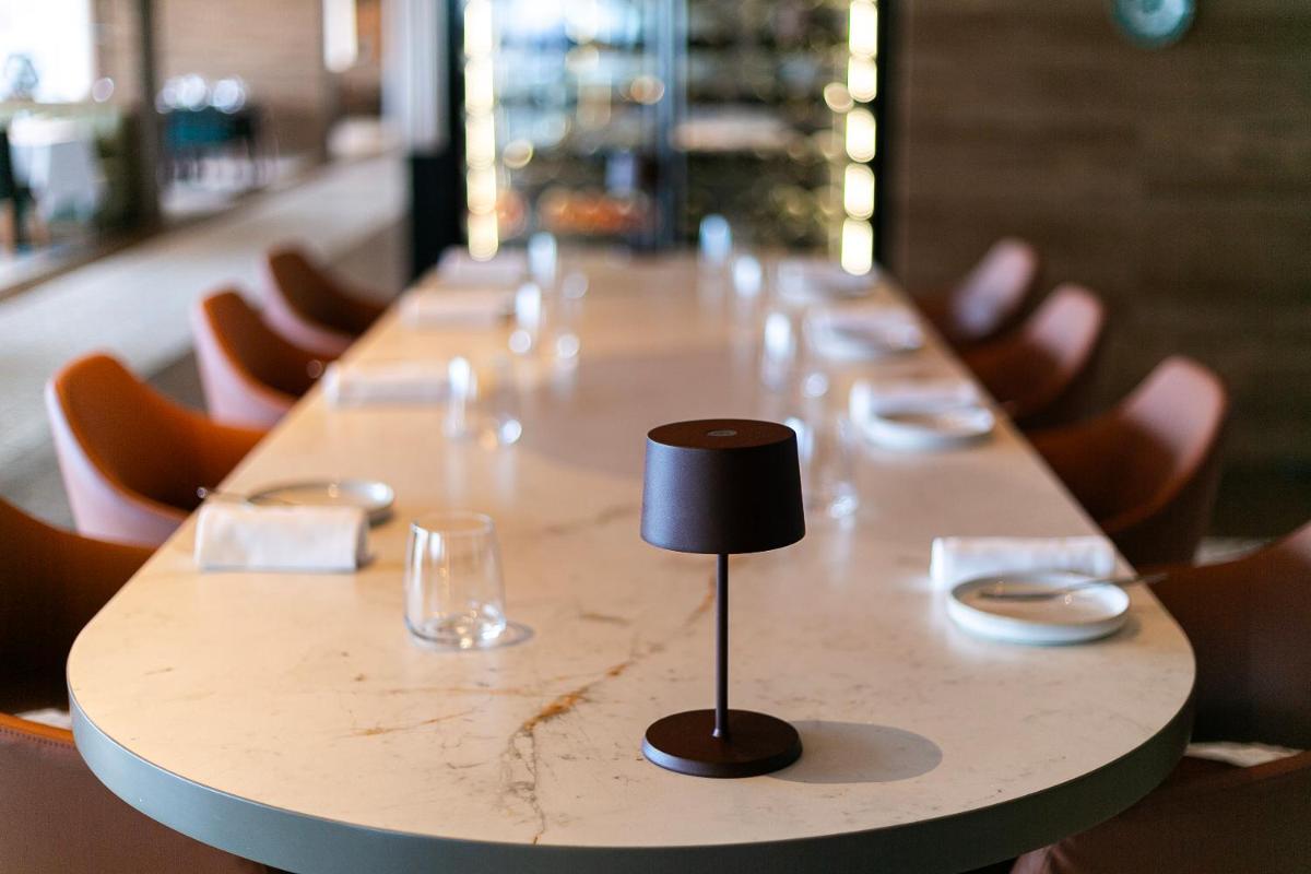 Um restaurante ou outro lugar para comer em Octant Ponta Delgada