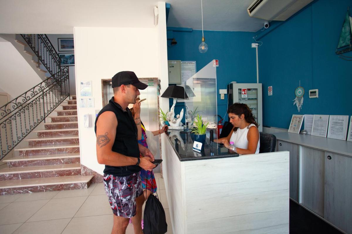 HOTEL CONTI - Housity