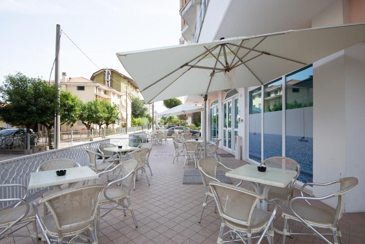 HOTEL CONTI - Housity