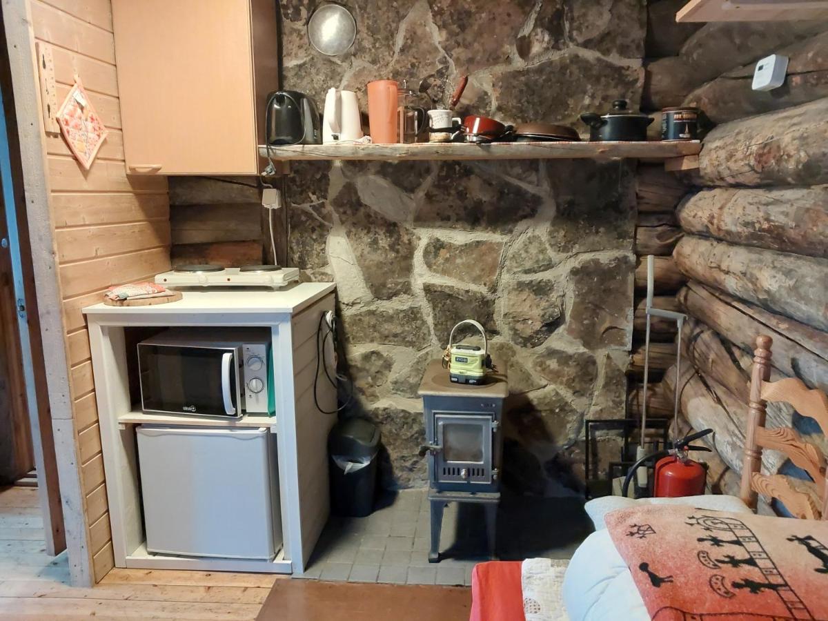 Cabin at Huskies Farm - Hizvo