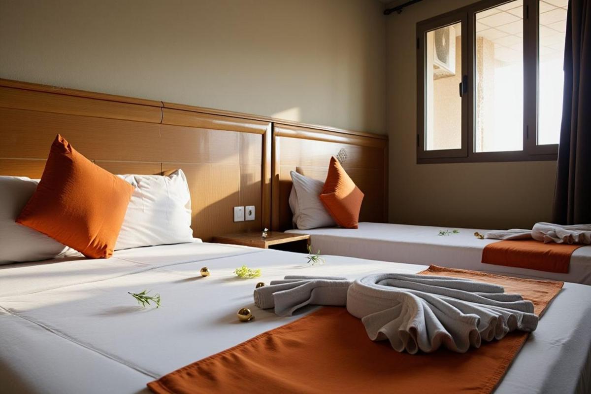 Hotel Golden Flora - Housity