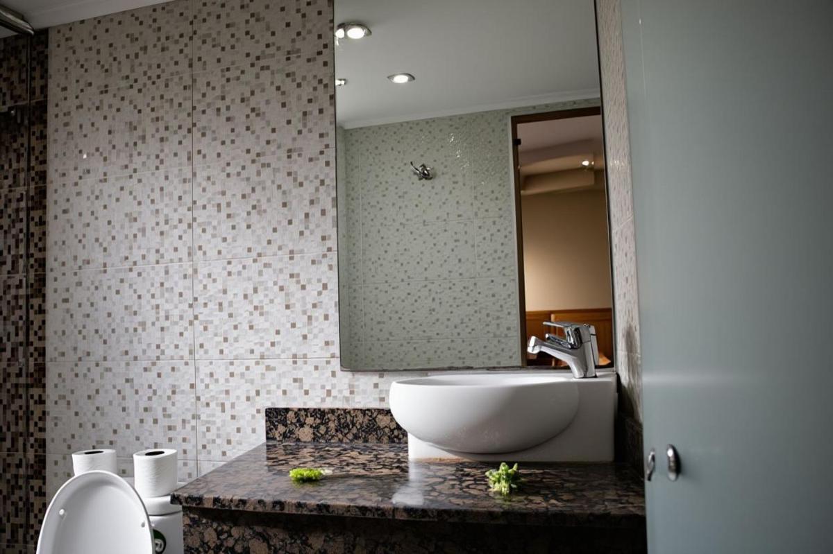 Hotel Golden Flora - Housity