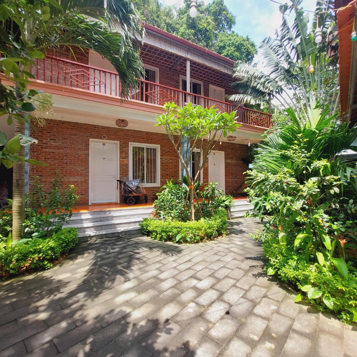 Ninh Binh Mountain Side Homestay & Cafe - Housity