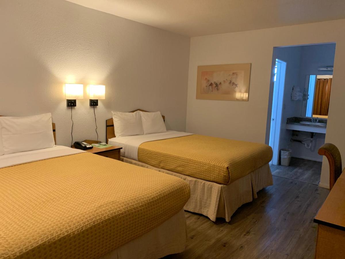 Motel 8 Willcox - Housity