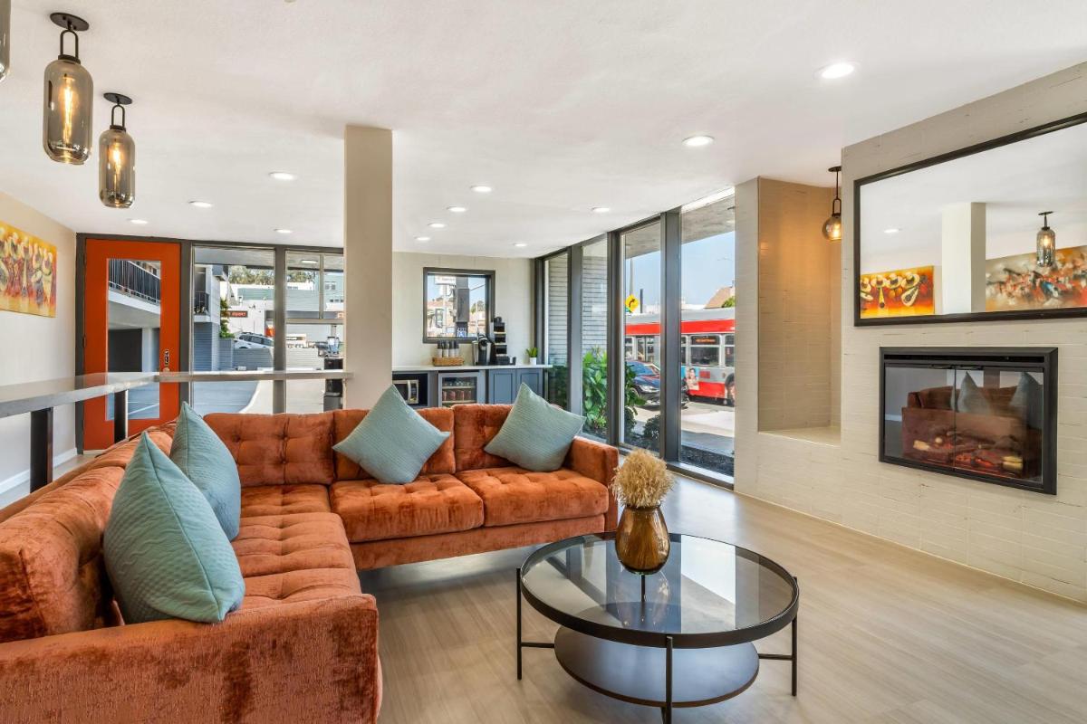 La Luna Inn, an Ascend Collection Hotel - Housity