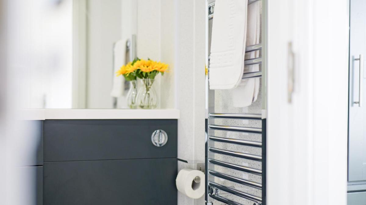Old Silk Apartments - Luxury Studios, 1 & 2-beds in Coventry City Centre by COVSTAYS - Housity
