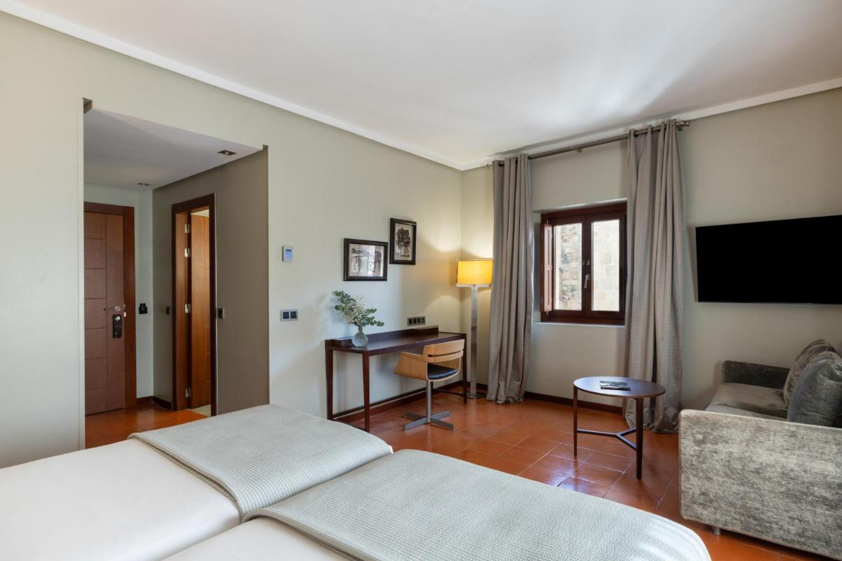 Parador de Caceres - Housity