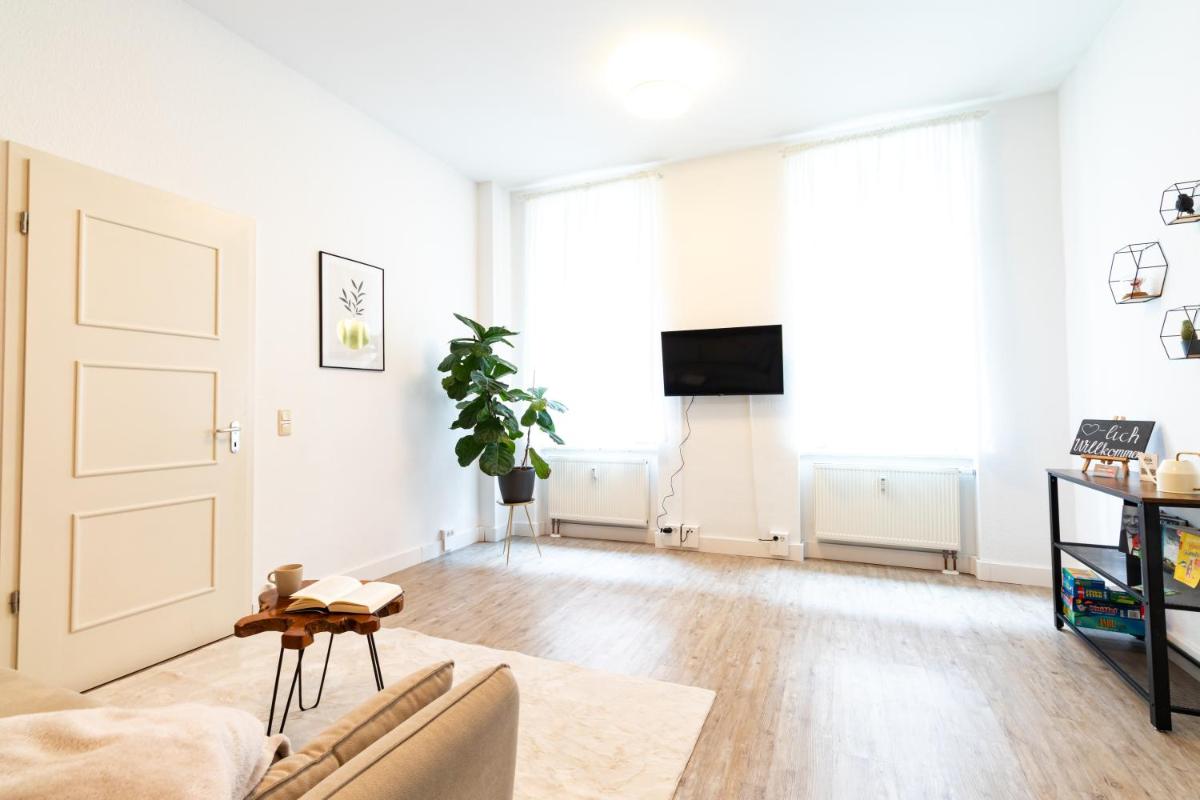 Exklusive Wohnung mit Kingsize-Bett I 75qm I am See I Waschmaschine I Streaming I gratis Kaffee & Teeangebot - Housity