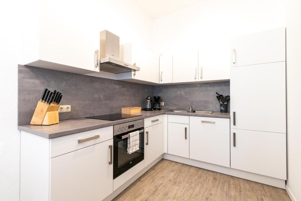 Exklusive Wohnung mit Kingsize-Bett I 75qm I am See I Waschmaschine I Streaming I gratis Kaffee & Teeangebot - Housity