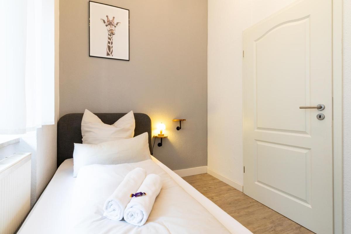 Exklusive Wohnung mit Kingsize-Bett I 75qm I am See I Waschmaschine I Streaming I gratis Kaffee & Teeangebot - Housity