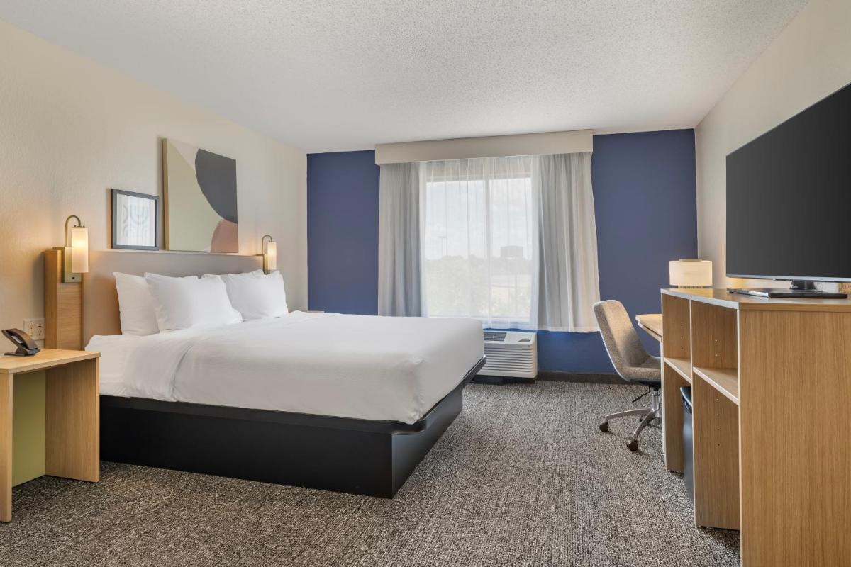 Spark by Hilton La Crosse Onalaska - Housity