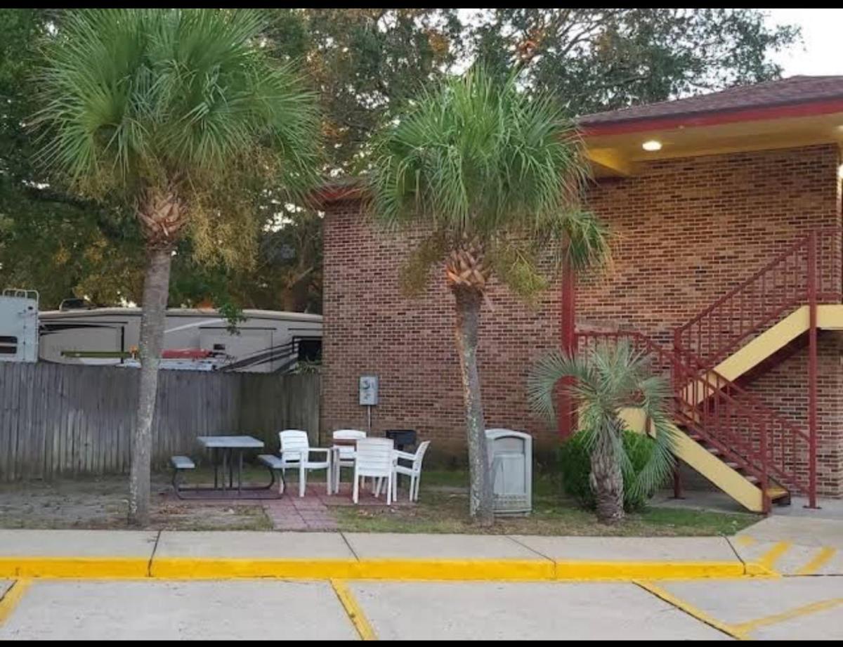 Twin Star Lodge - Housity