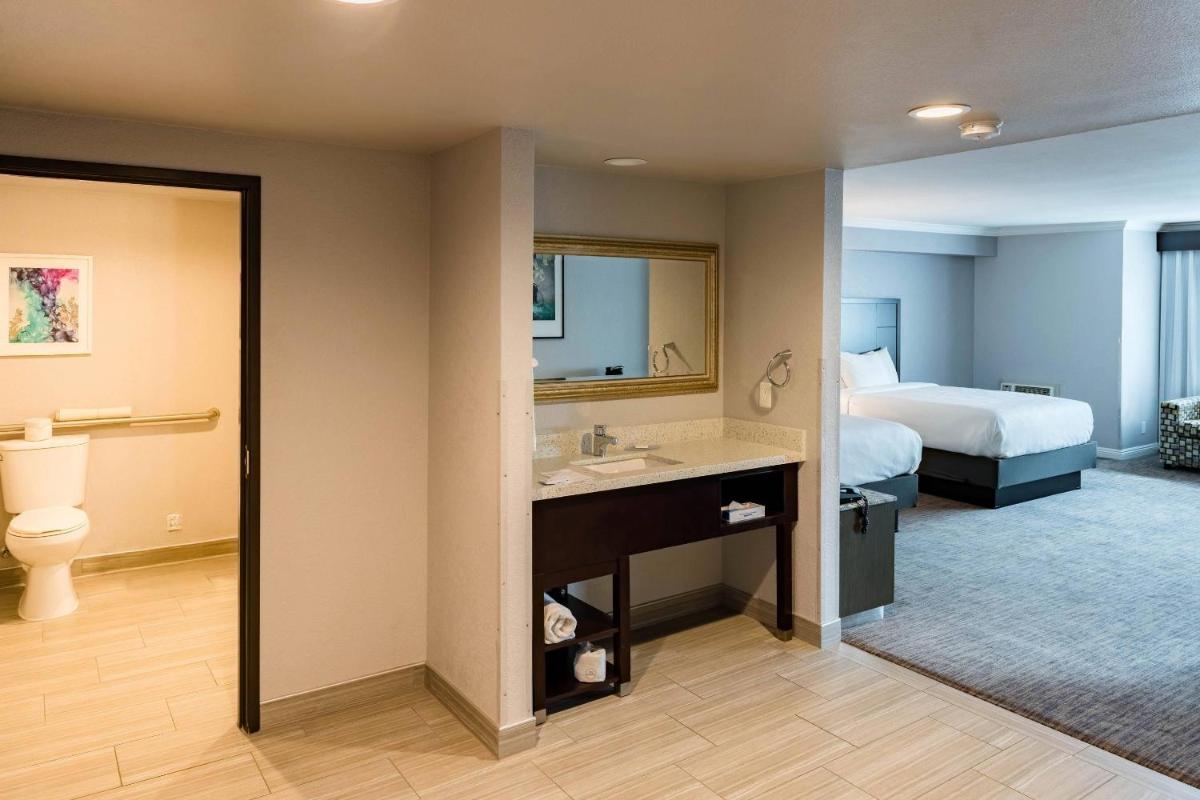 Amanzi Hotel, Ascend Hotel Collection - Housity