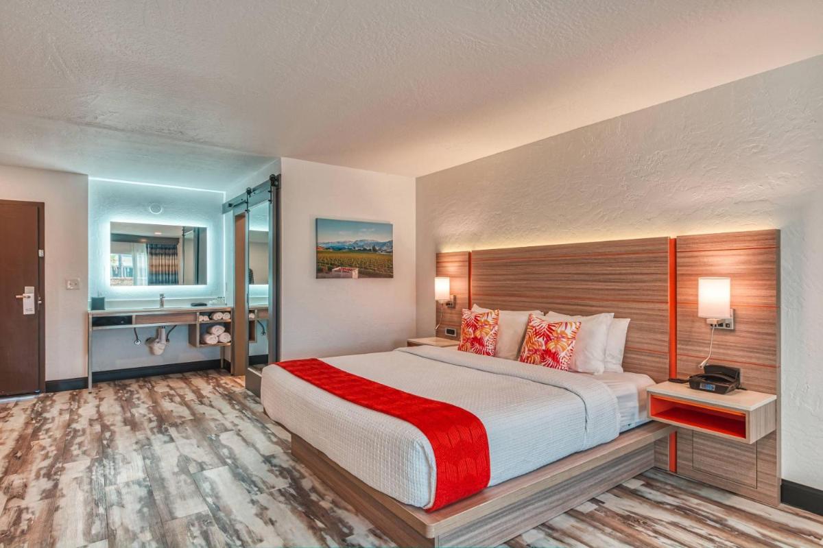 Casa Via Mar Inn, an Ascend Collection Hotel - Housity