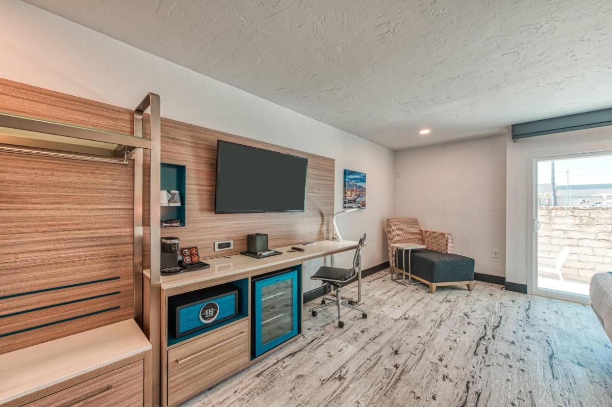 Casa Via Mar Inn, an Ascend Collection Hotel - Housity