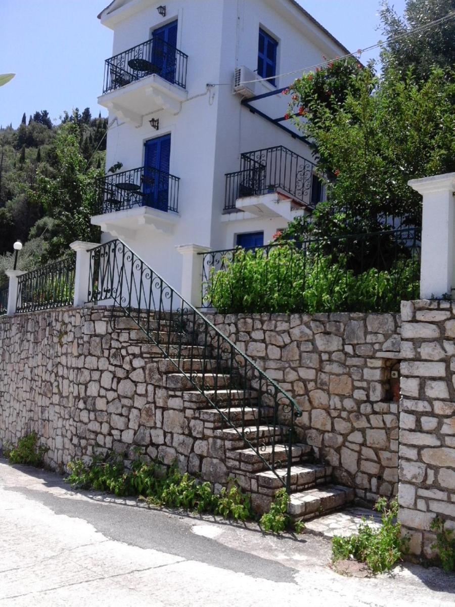 Aprilis Apartments - Housity