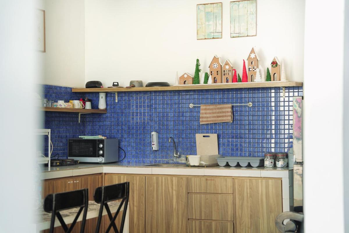 Dip & Doze Living - Housity