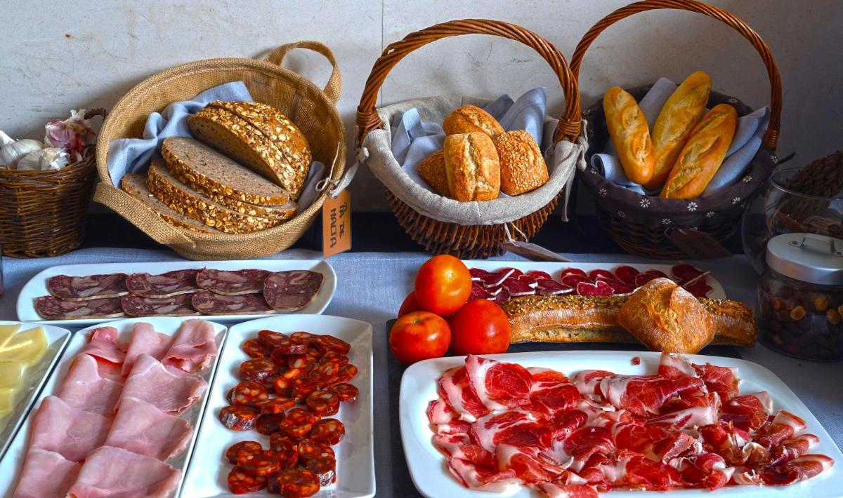 Comida en o cerca de este hotel