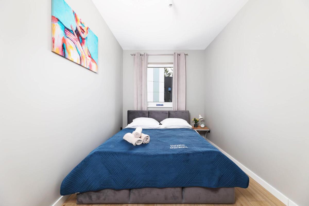 Apartament Wesoła by Stay&Rest - nowoczesność w centrum z balkonem - Housity