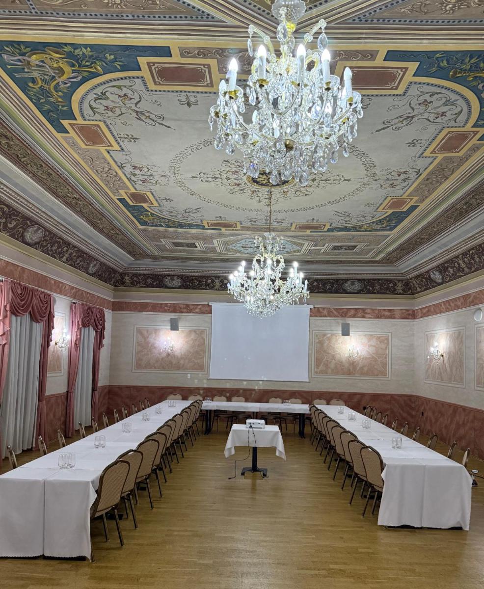 Hotel Jelen - Housity