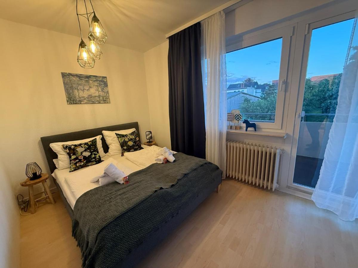 Immo-Vision - Tropical Design Apartment, Zentral, Parkplatz, Küche, Wlan - Housity