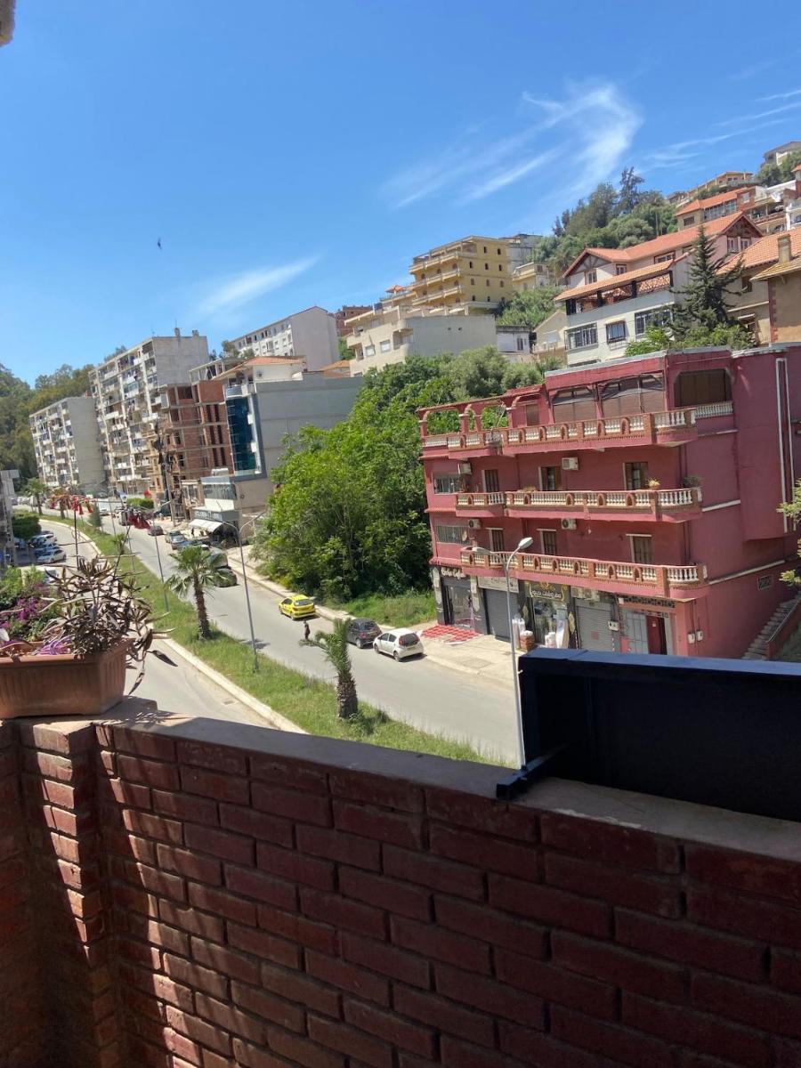 Appartement F4 spacieux au cœur de Skikda - Housity
