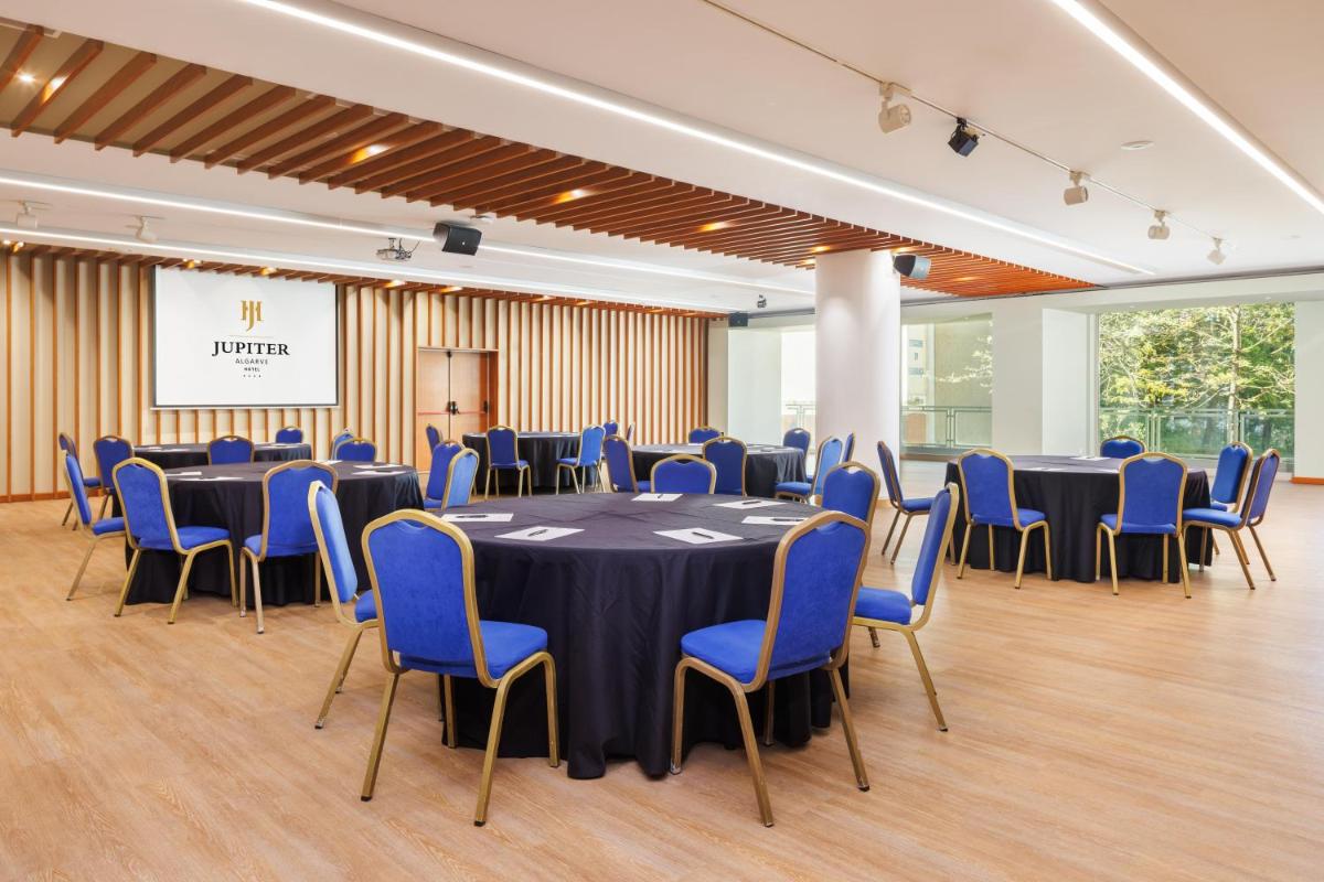 A área empresarial e/ ou a sala de conferências de Jupiter Algarve Hotel - Beach & Spa