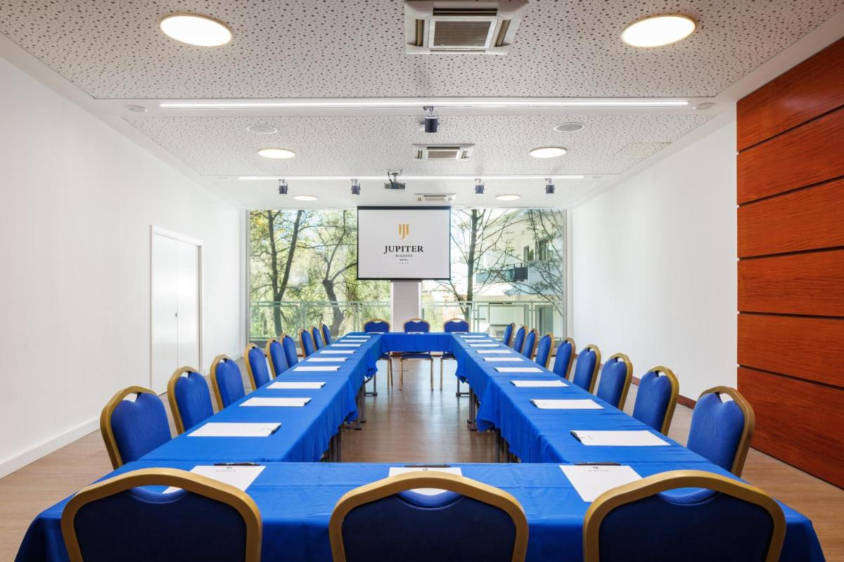 A área empresarial e/ ou a sala de conferências de Jupiter Algarve Hotel - Beach & Spa