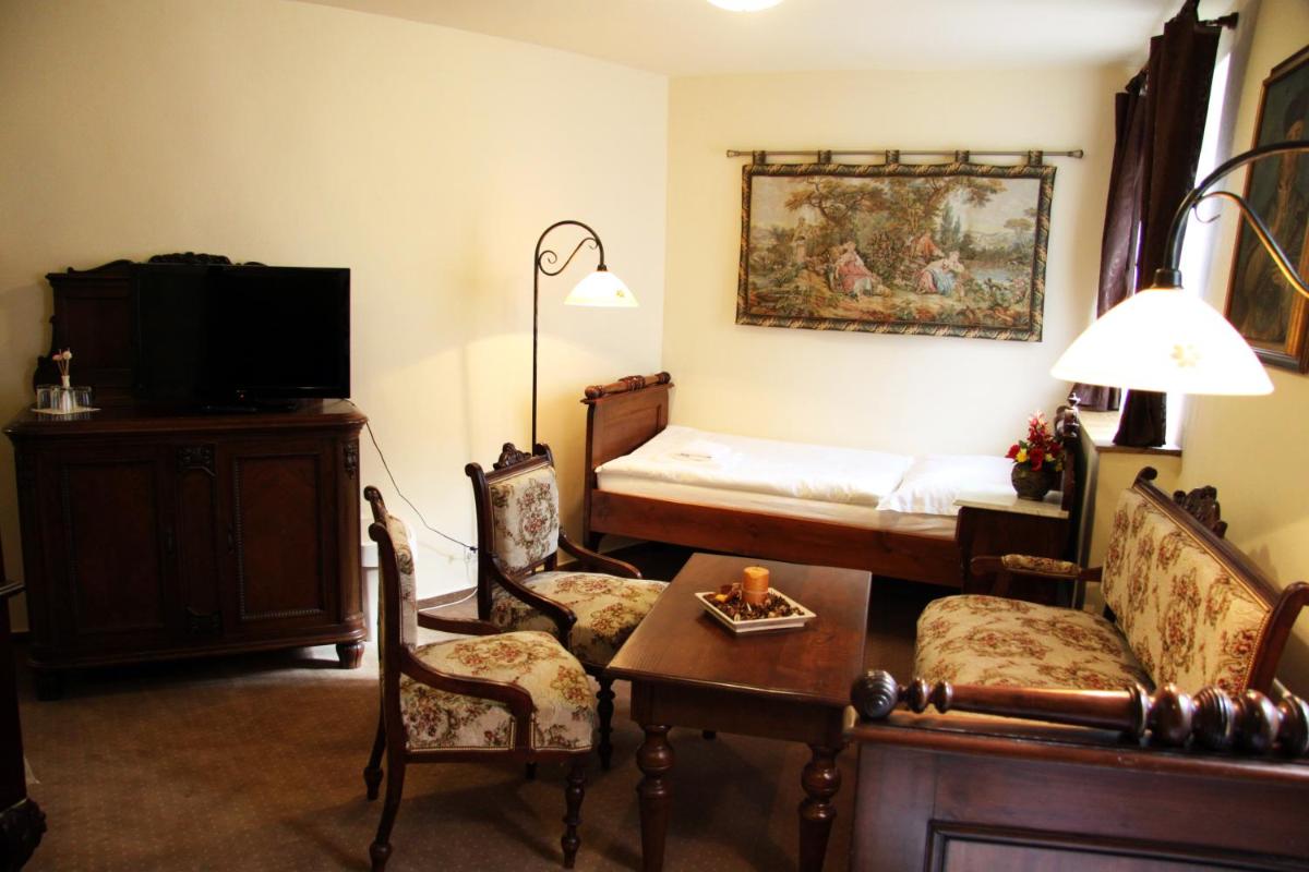 Hotel Koruna Prachatice - Housity