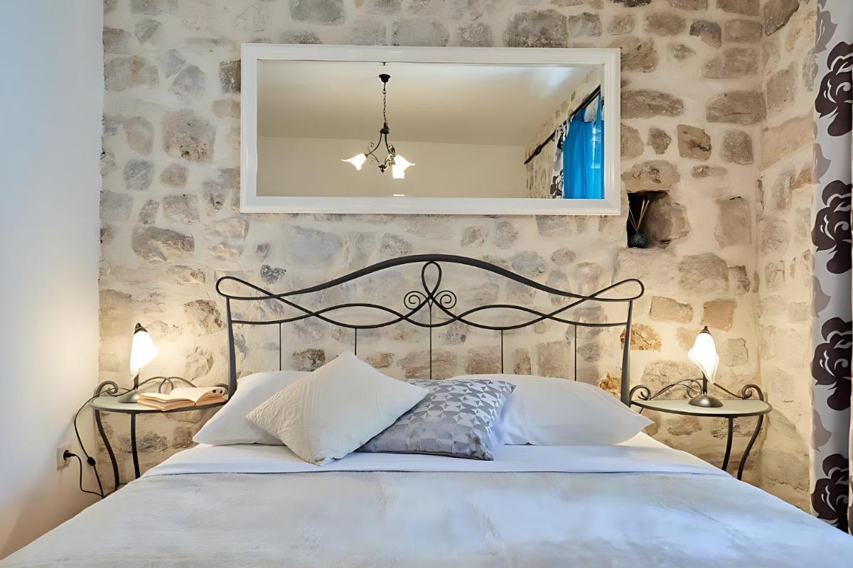 Festa Apartments & Rooms - Housity