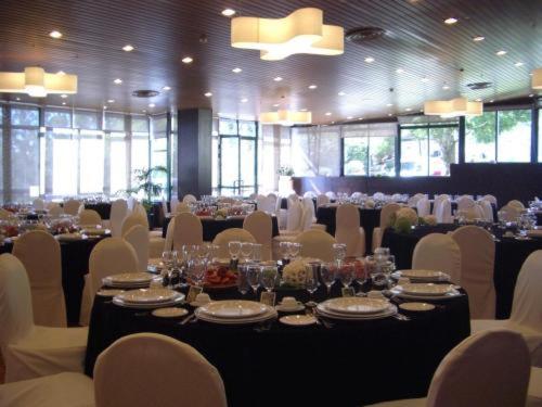 Un restaurante o sitio para comer en Hotel Spa Congreso