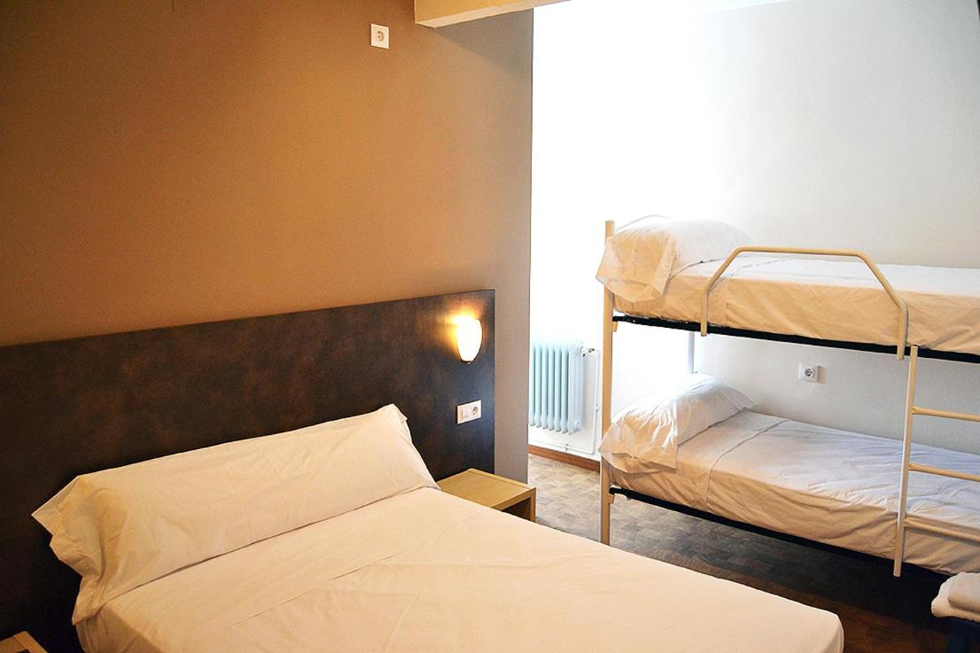 Hostal Restaurante Los Mellizos - Housity