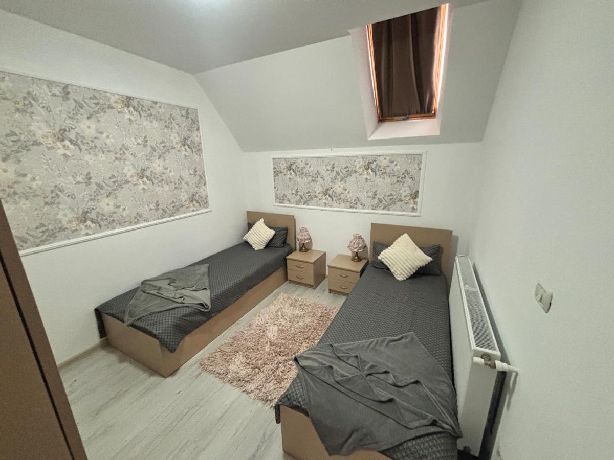 Sara Apartament - Housity